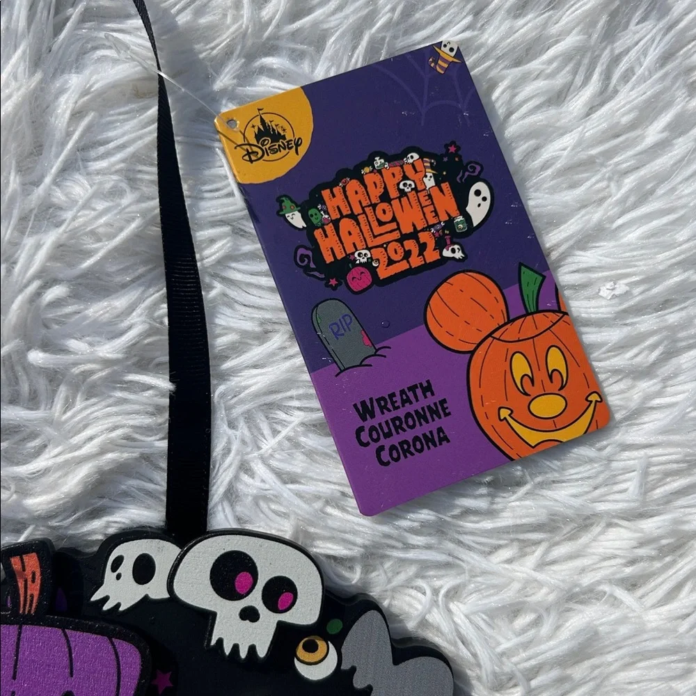Disney Parks 2022 Mickey Mouse and Friends ''Happy Halloween” Door Wreath NEW